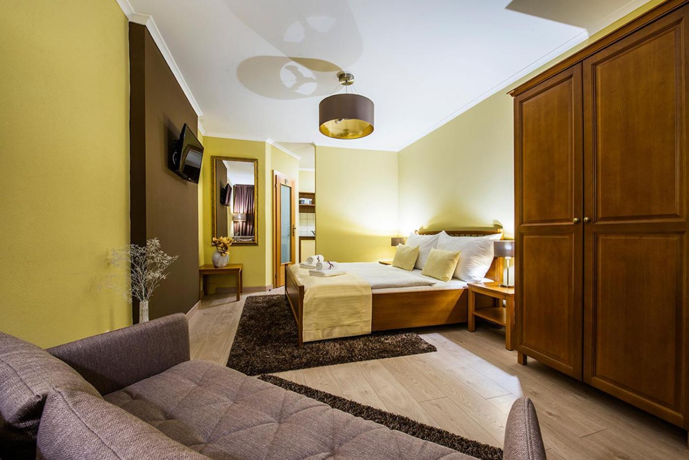 Wellness Penzion Vila Mery Poprad Exterior photo